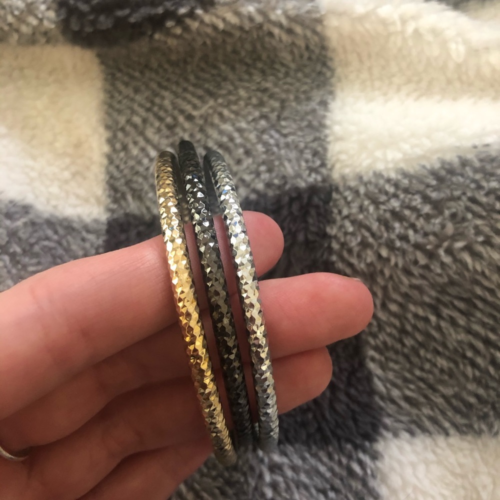 Sparkly bangle set - Picture 4 of 5